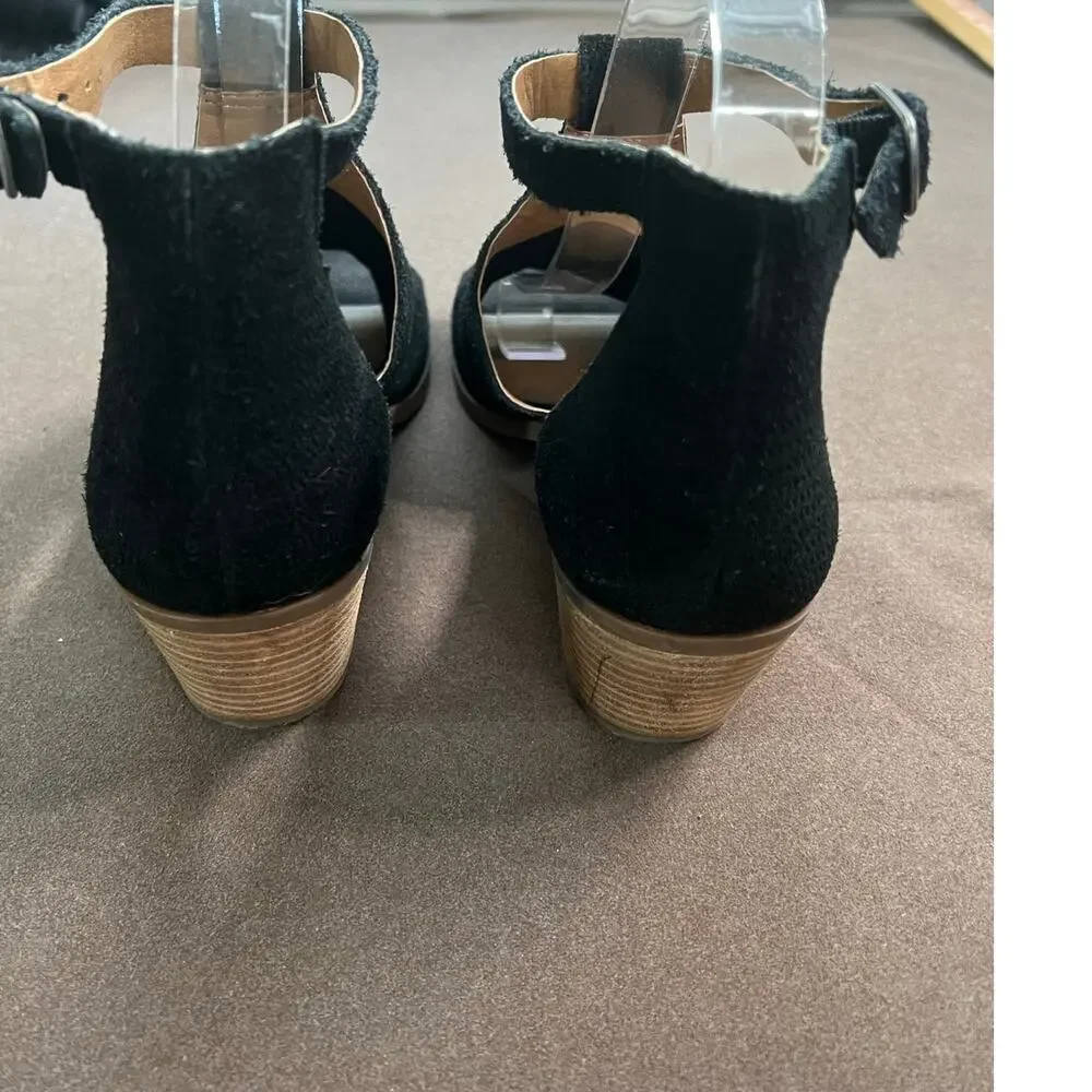 Lucky Brand Baxley Black Suede Peep Toe Stacked Heel Sandal Womem's Size 8.5